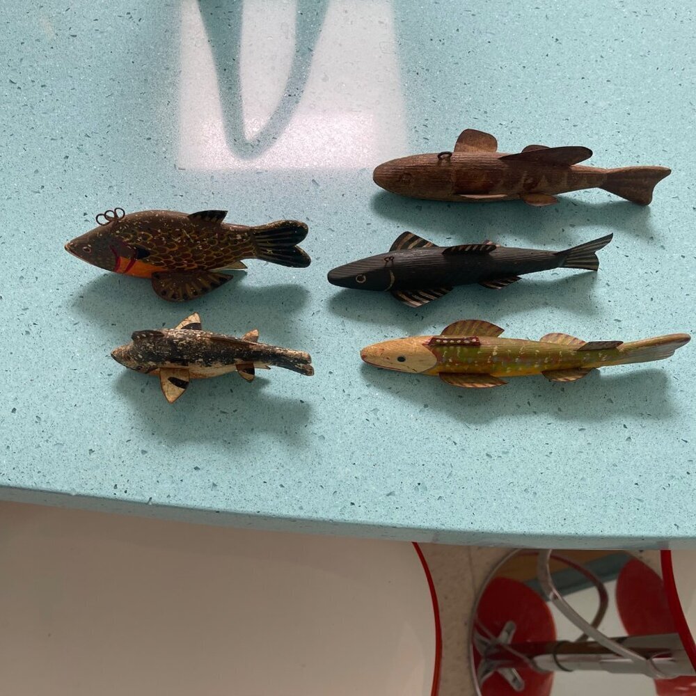Vintage Folk Art Fishing Decoys Collectible Decor Set of 5